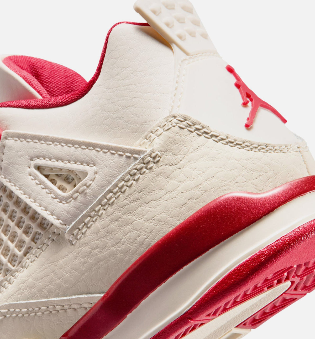 Air Jordan 4 Retro "Valentine's Day" Little Kids' Shoe – Pale Ivory/Sierra Red/Tough Red