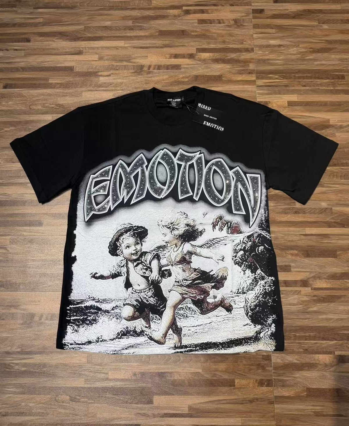 MIXED EMOTION Angel Beach Graphic T-Shirt