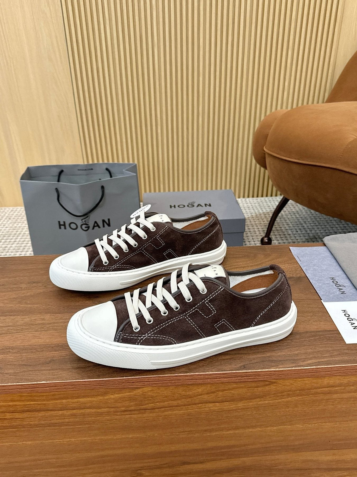 Hogan H691 Low-Top Sneakers